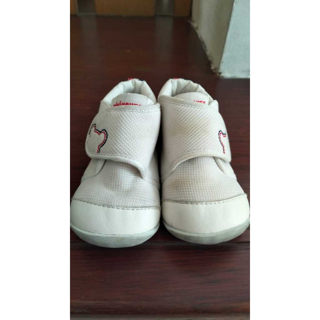 Jual sepatu preloved Miki House