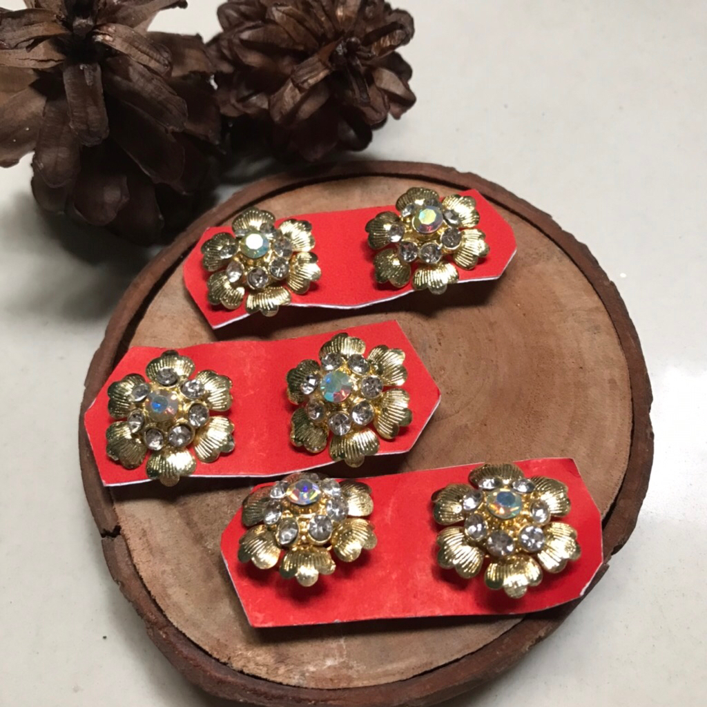 Anting / Giwang Bunga Gold
