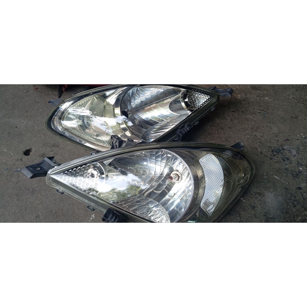 Headlamp Toyota Innova 2005-2006
