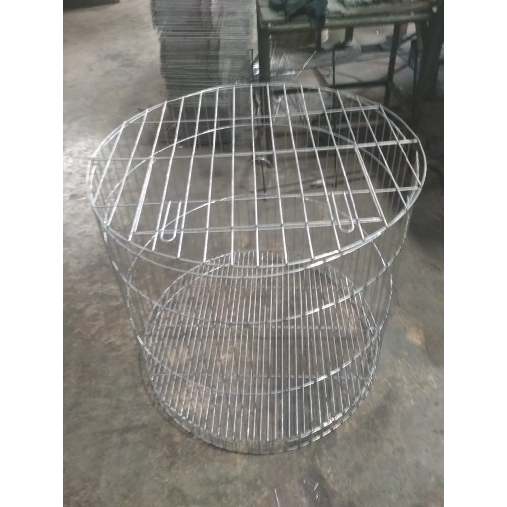 Kandang bulat untuk ayam jago berbagai ukuran