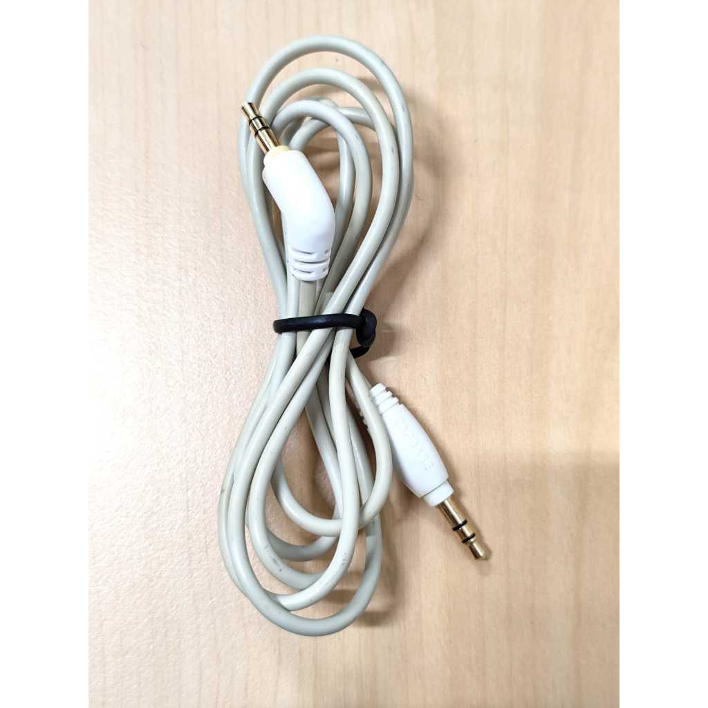 Capdase Kabel Audio Jack/Aux