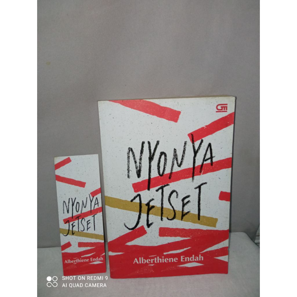 Preloved ORIGINAL Novel Nyonya Jetset by Alberthiene Endah Bekas Penerbit Gramedia Second Unhaul PL 