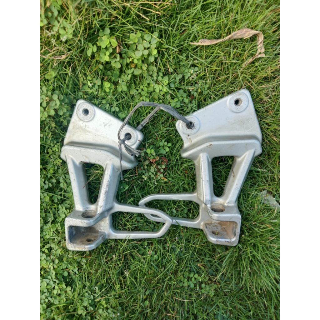 Foot Step Belakang Suzuki Skywave Original Copotan