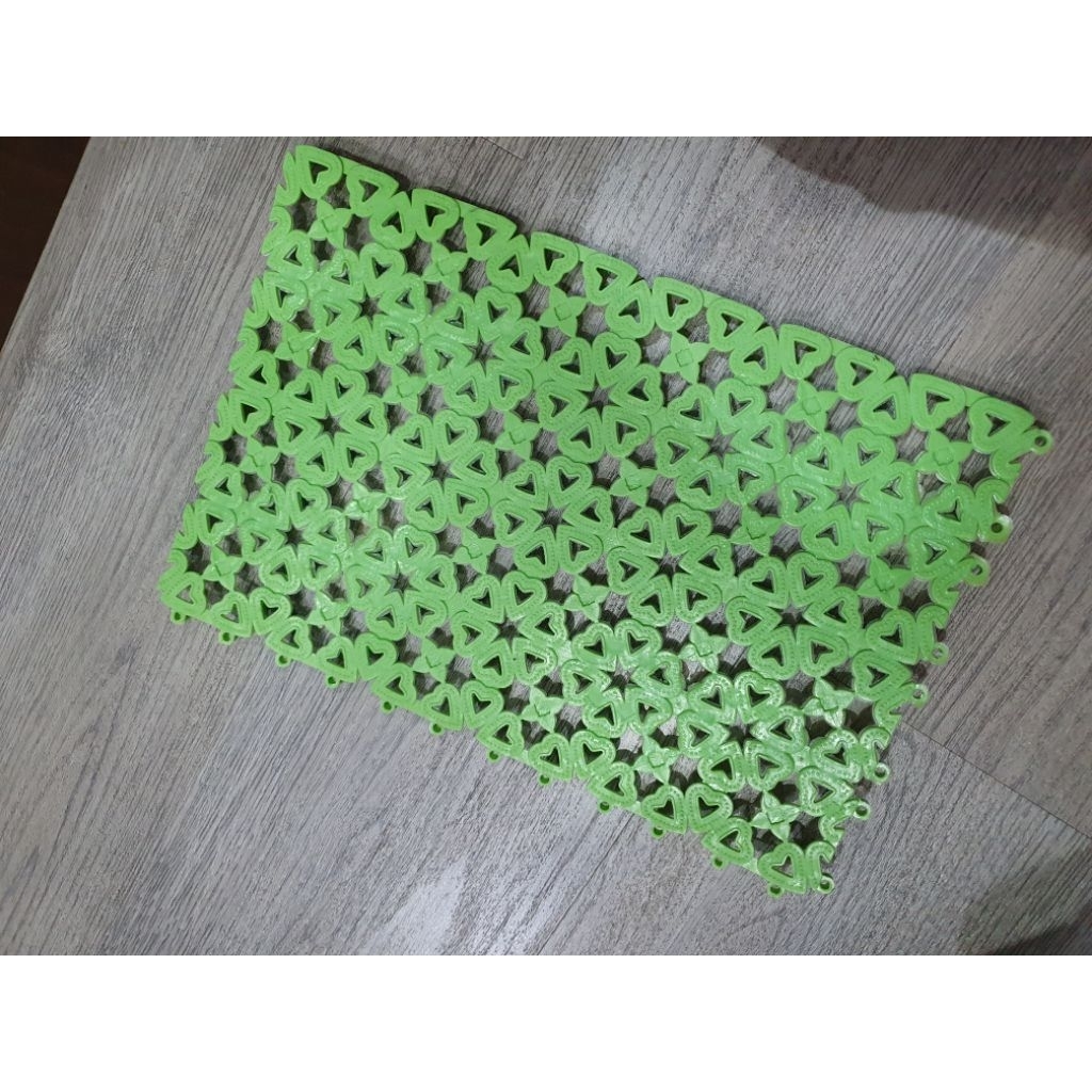 Alas kandang plastik