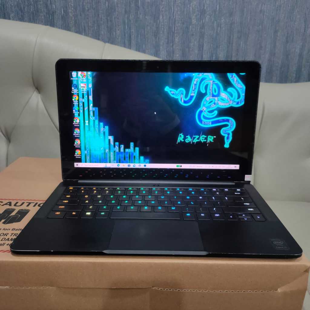 Razer Blade Stealth R209 (Touchscreen), Core i7-6500U, Ram 8/256&Gb, Black, BERGARANSI