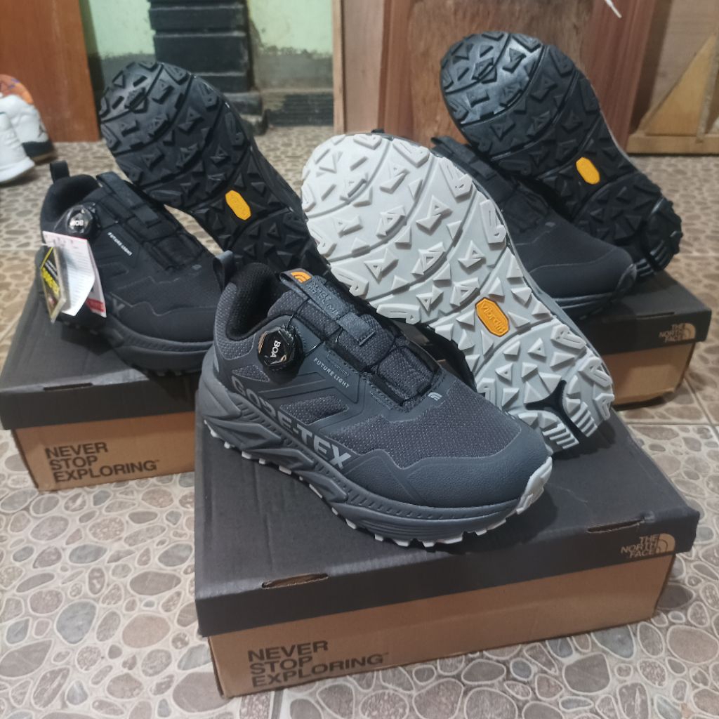 Sepatu Outdoor Trail Running Boa System Goretex Vibram