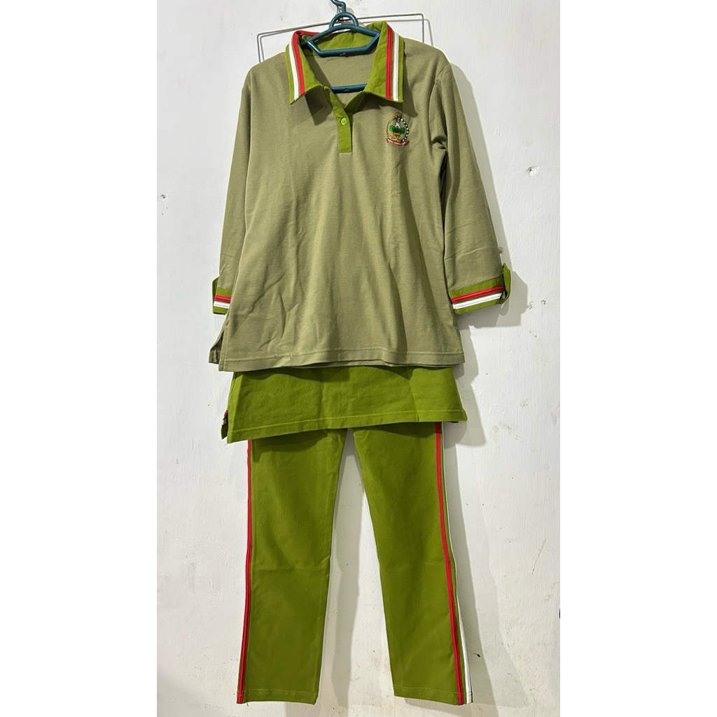 Setelan Baju Olahraga Senam Muslimah Nyaman Super Adem