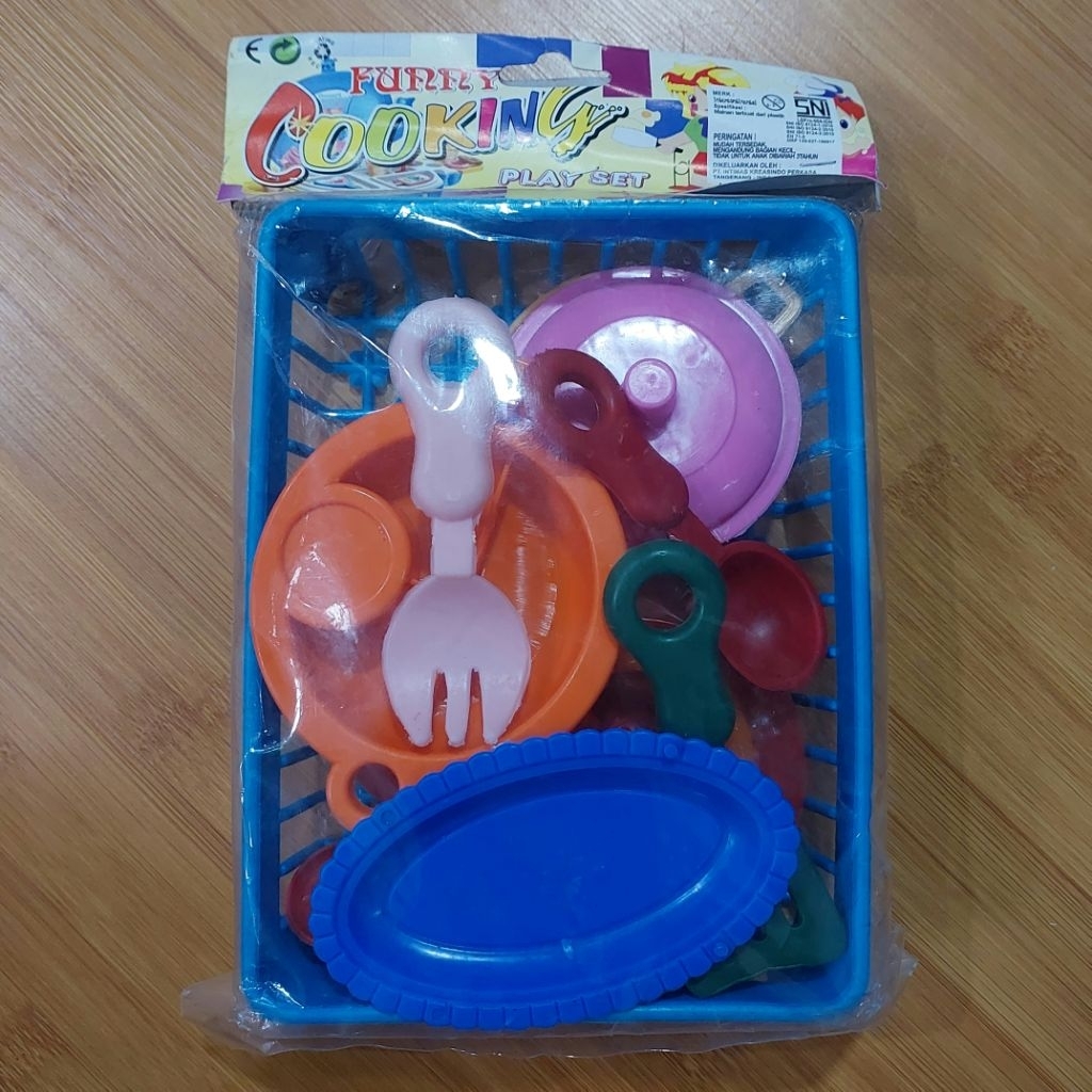 Mainan Masak-masakan Anak / Cooking Playing Set Plastik SNI Merk Intercontinental
