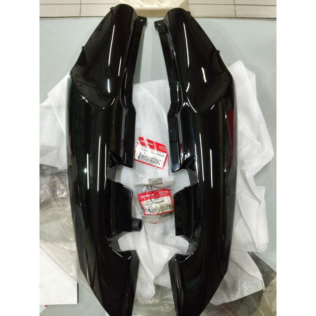 Cover body kanan dan kiri untuk motor Tiger 2000 Old Lampu stop bohlam 2pc number part 77210KCJ950BN