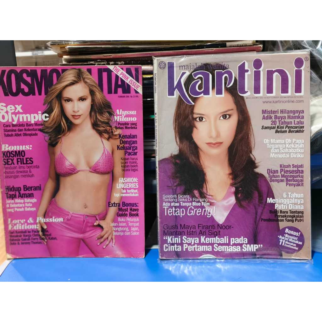 2 MAJALAH BEKAS KOSMOPOLITAN DAN KARTINI ADIK BUYA HAMKA