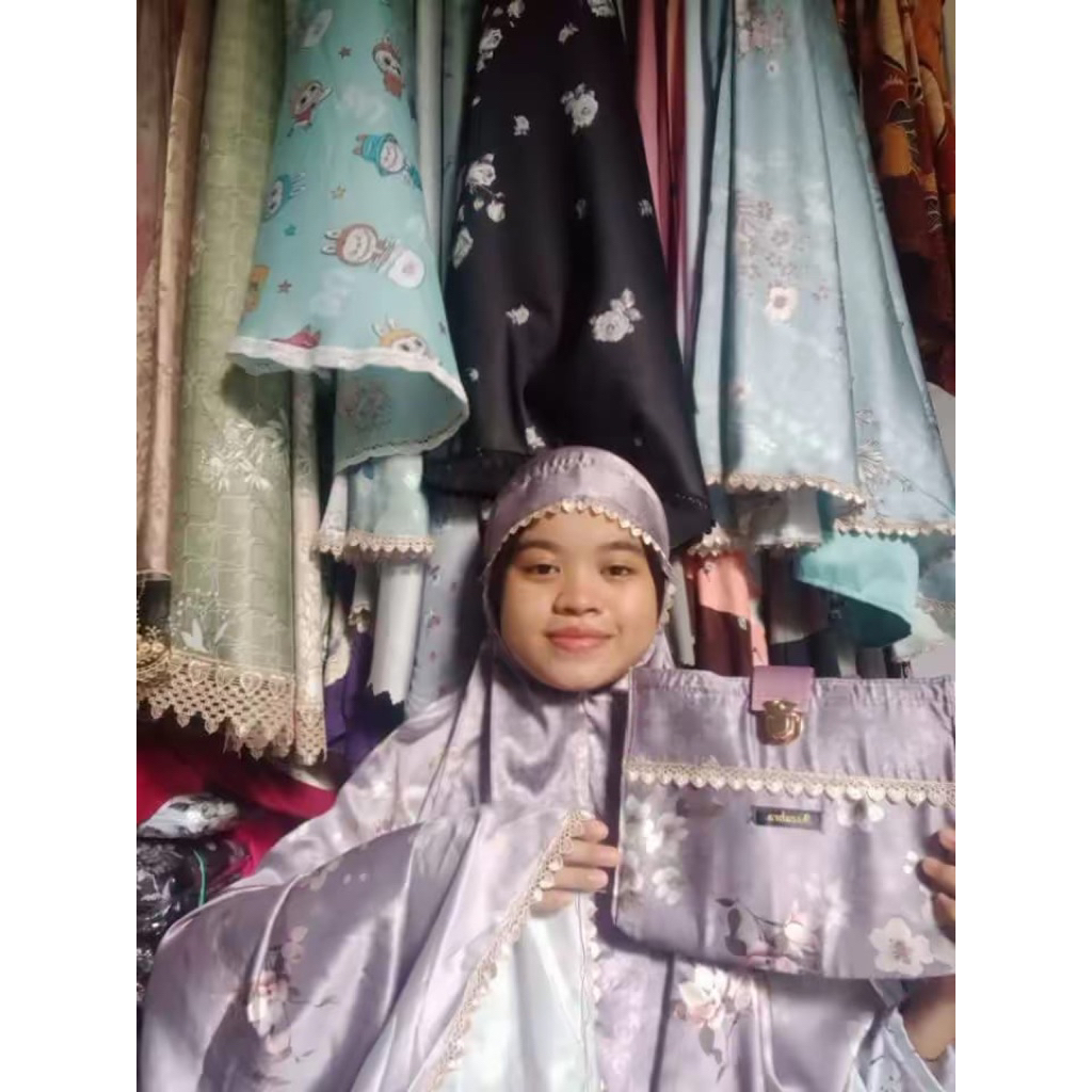 Mukena Armany Silk Renda Kecil