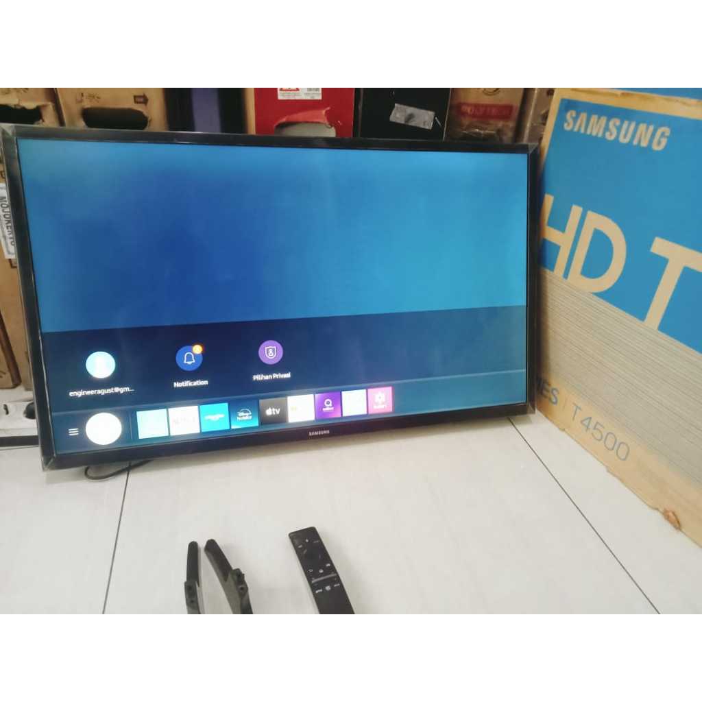 [+free packing kayu] TV LED SAMSUNG 32 Inch Smart TV Youtube Wifi Netflix Kondisi bekas masih segel 