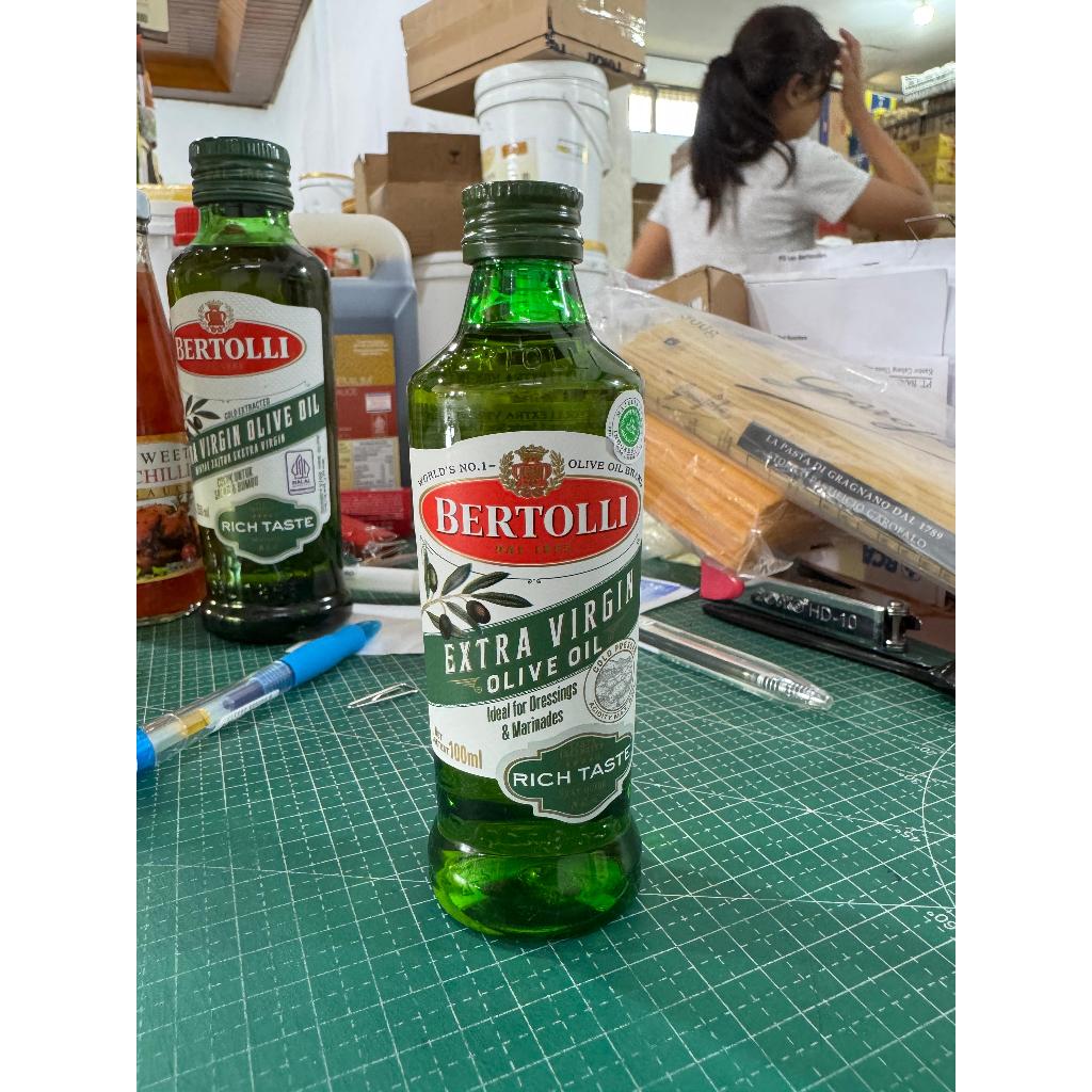 

Extra Virgin Olive Oil Bertolli / Minyak Zaitun Bertolli - 100 ML