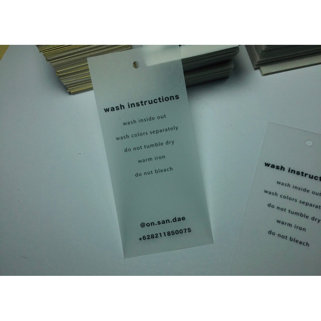 

custom hangtag transparan & tali peniti