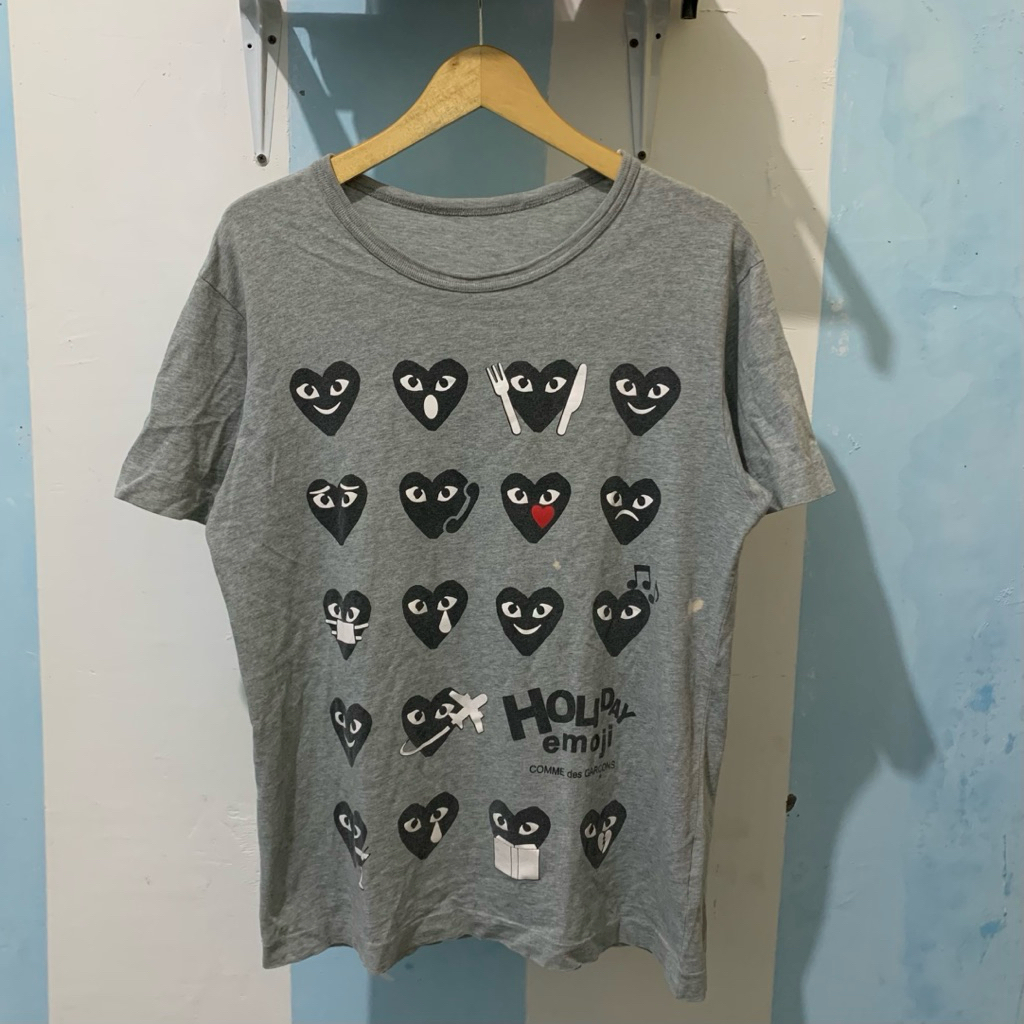 (BACA DESKRIPSI)Vintage T shirt Comme des Garcons Holiday Emoji