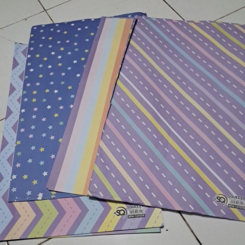

Kertas Kado Random PerLembar 60x50cm