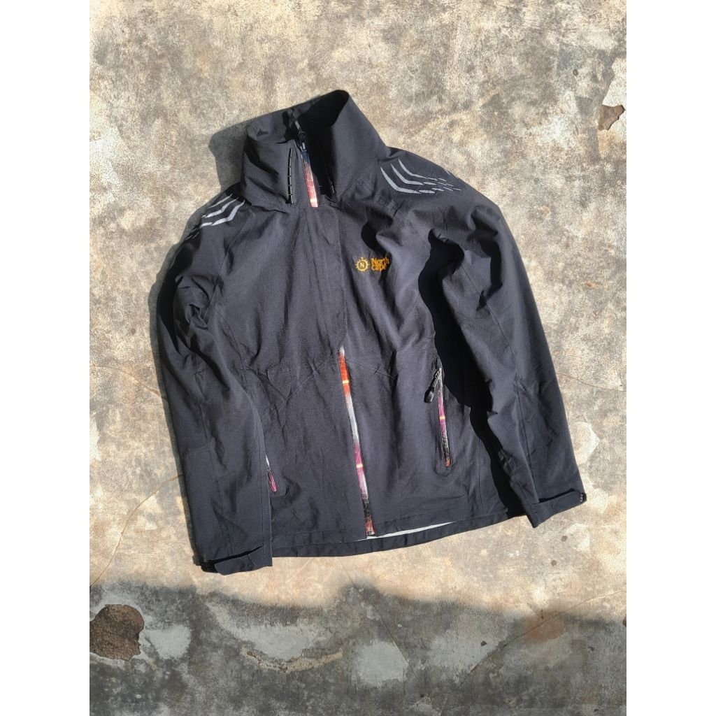 jaket outdoor thrifting