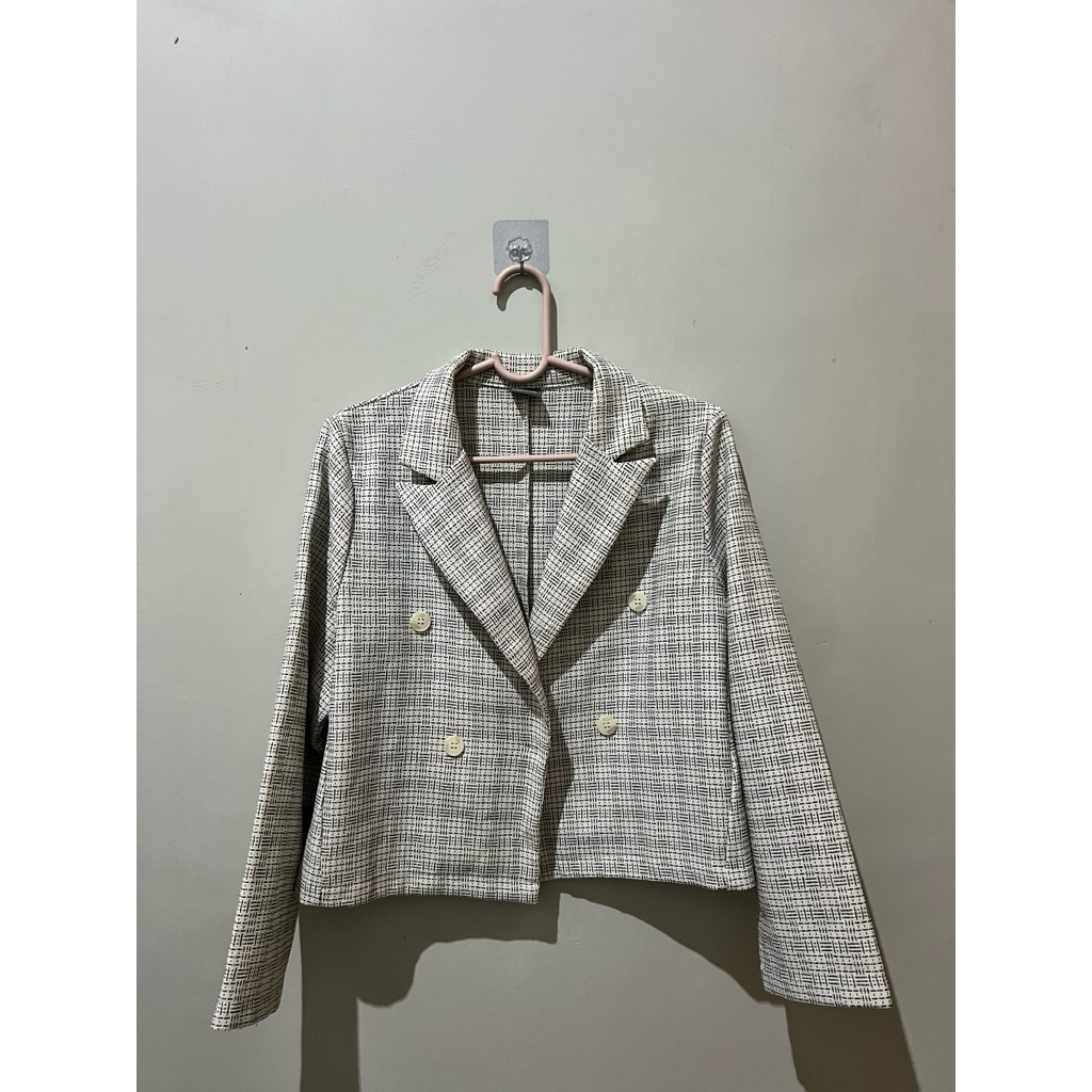 PRELOVED THIS IS APRIL