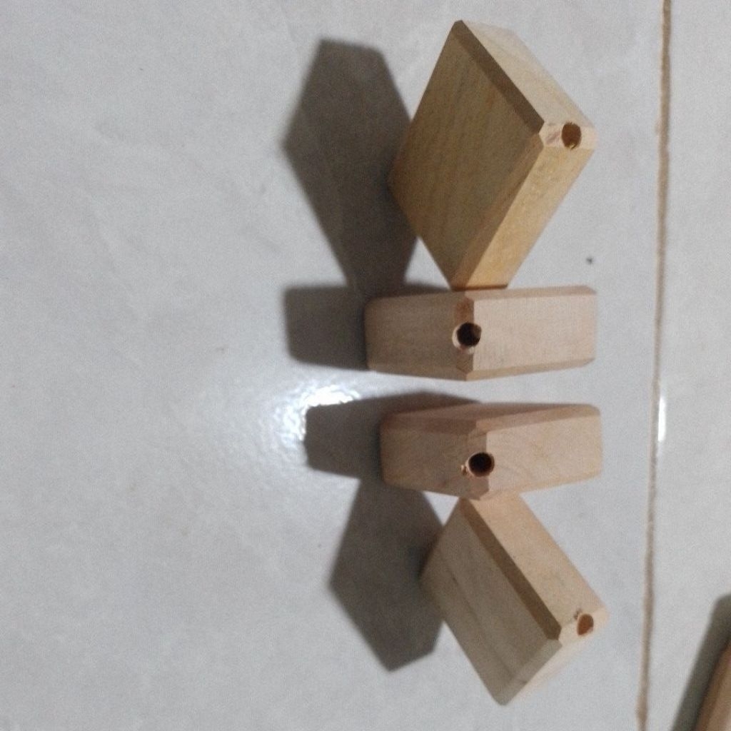 Aksesoris Gantungan Sangkar Burung Pion Gepeng Kotak