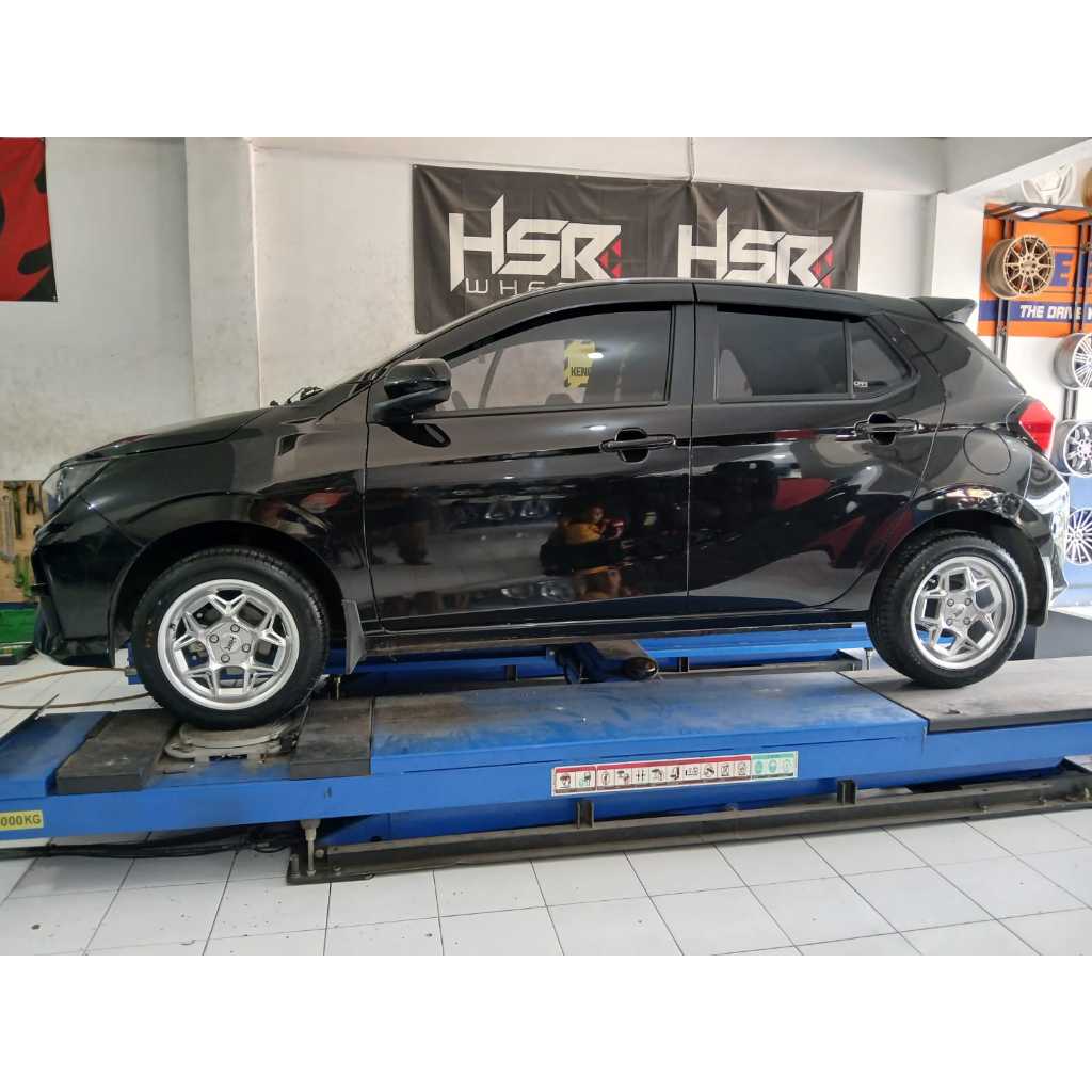 Paketan Velg Ban Ayla R15 Hsr Wasiler Hole 4x100 Ban 195 55 R15 Accelera Phi