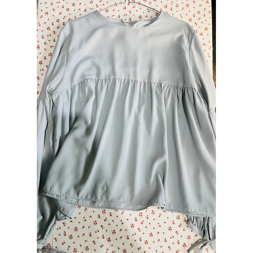 blouse baby blue