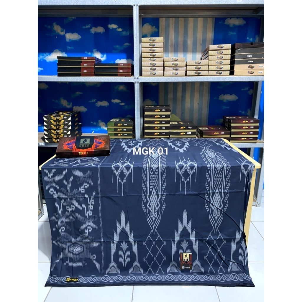 Sarung Mangga Gold kembang & Bali kembang