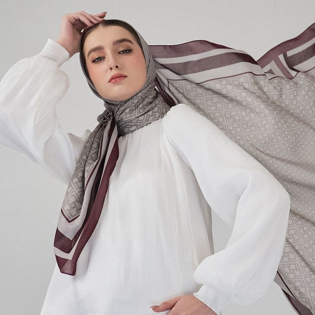 IVAN GUNAWAN PRIVE - Danica Taupe hijab segi emopat original by ivan gunawan prive