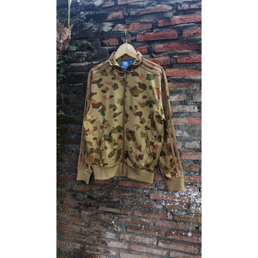 Tracktop adidas Firebird camo