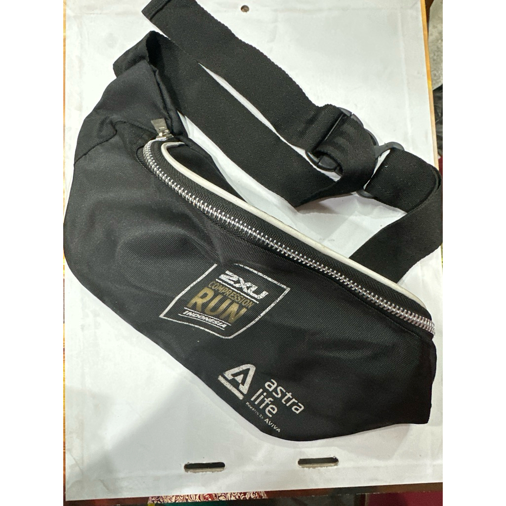 tas pinggang 2XU Run preloved