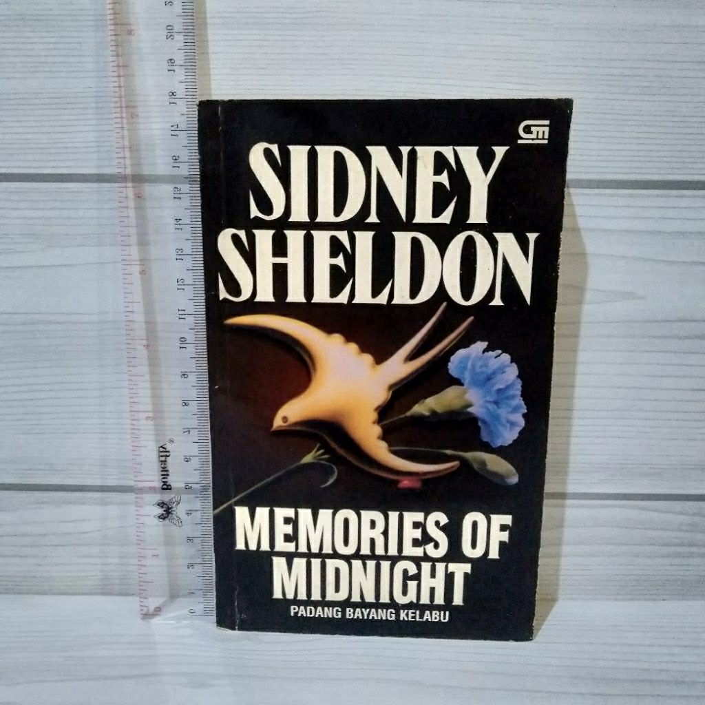 NOVEL ORIGINAL Memories Of Midnight By Sidney Sheldon