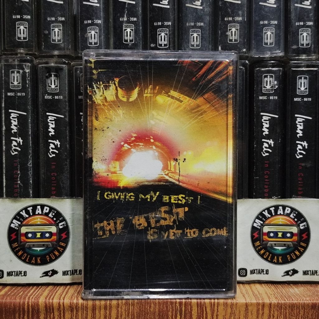 Kaset Pita - Giving My Best - The Best Is Yet To Come - Radio Tape - Kaset - Radio - Pemutar Kaset -