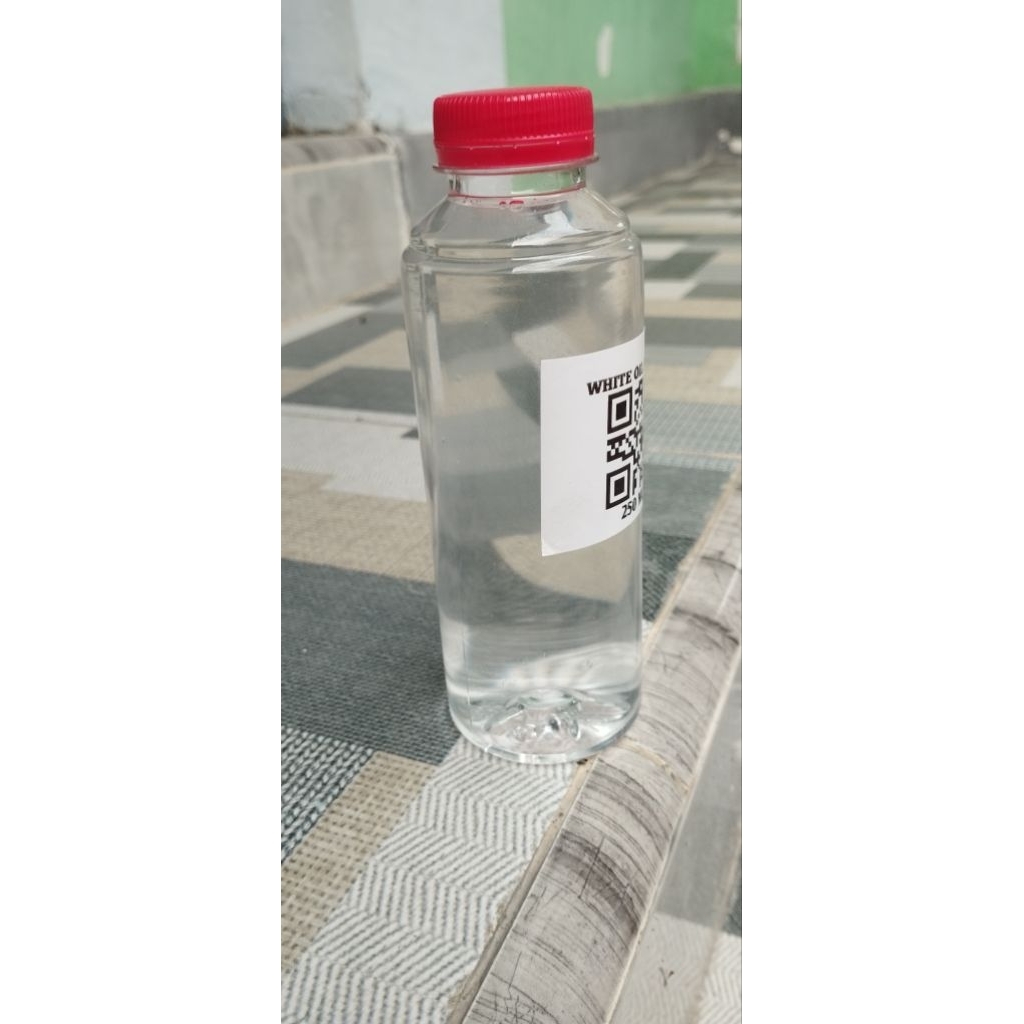 WHITE OIL LIQUID PARAFFIN 250 ML.