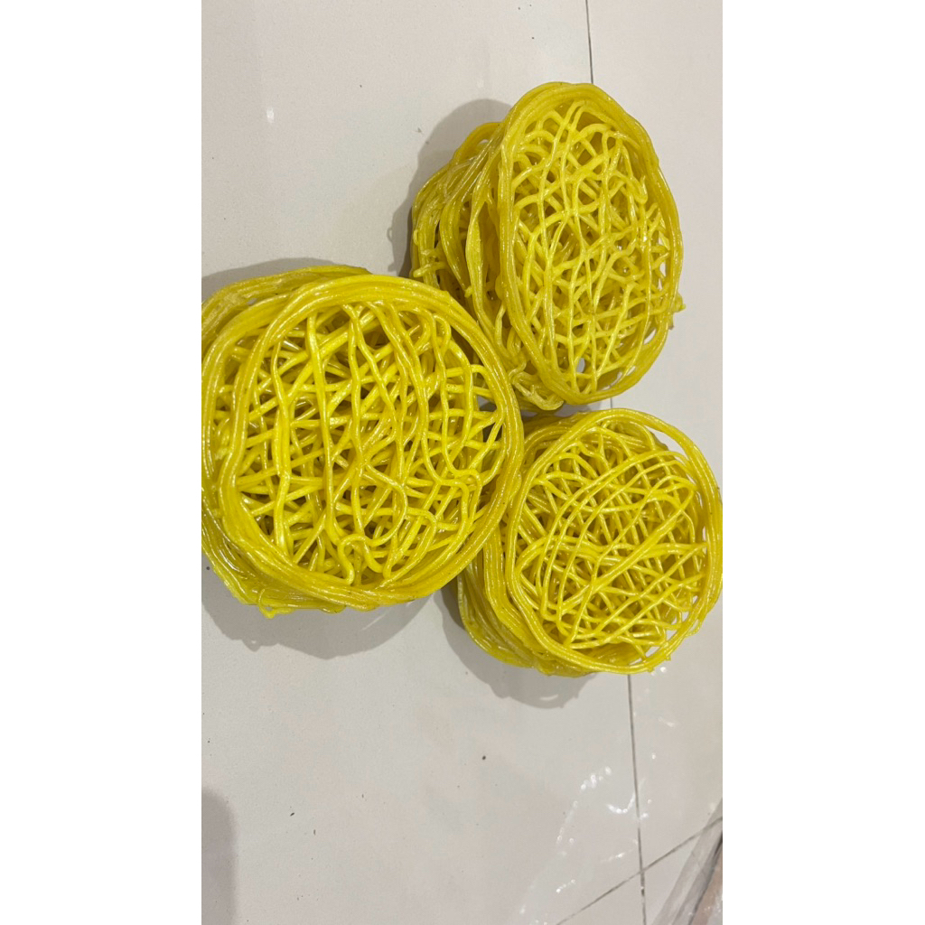 kerupuk mie kuning mentah