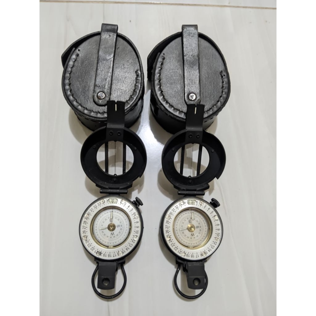 Kompas Francis Barker m73 / compas Barker m73 / Bekas