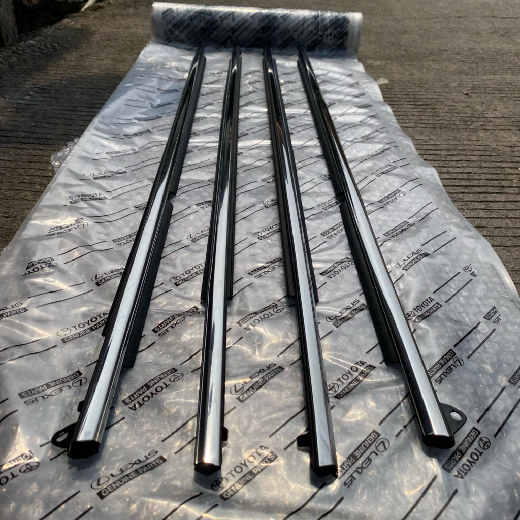 Karet Pelipit kaca luar Crome Innova Reborn Venturer 2016-2021 Ori