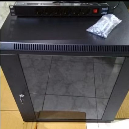 Rack Server / Wallmount Close Rack 12 U