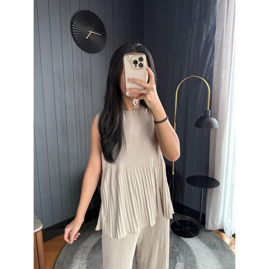 Baju Plisket Atasan Plisket Lidi Cabang Tanpa Lengan / Tanktop Plisket / Pleated Top