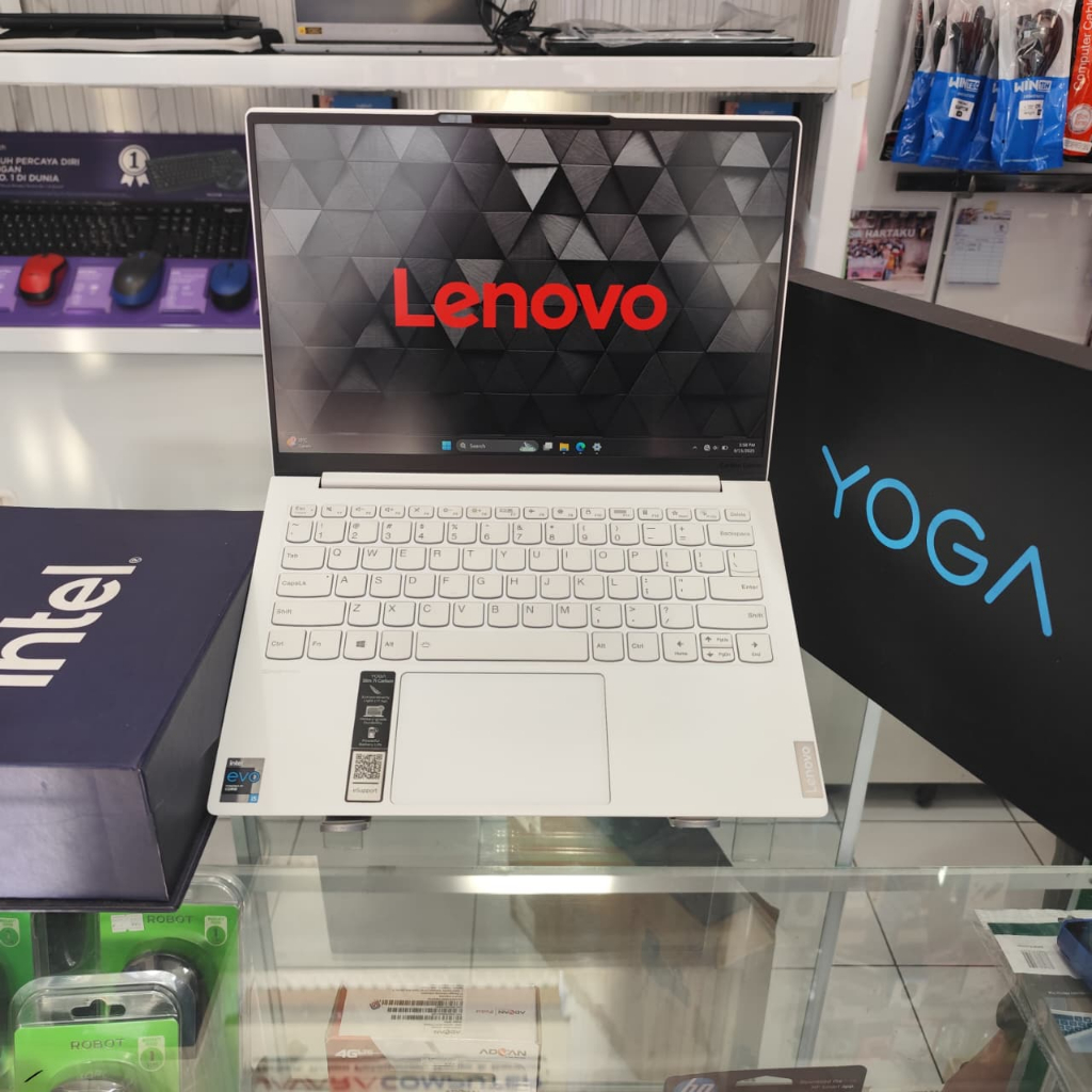 Lenovo Yoga Slim 7i Carbon - Second Like New