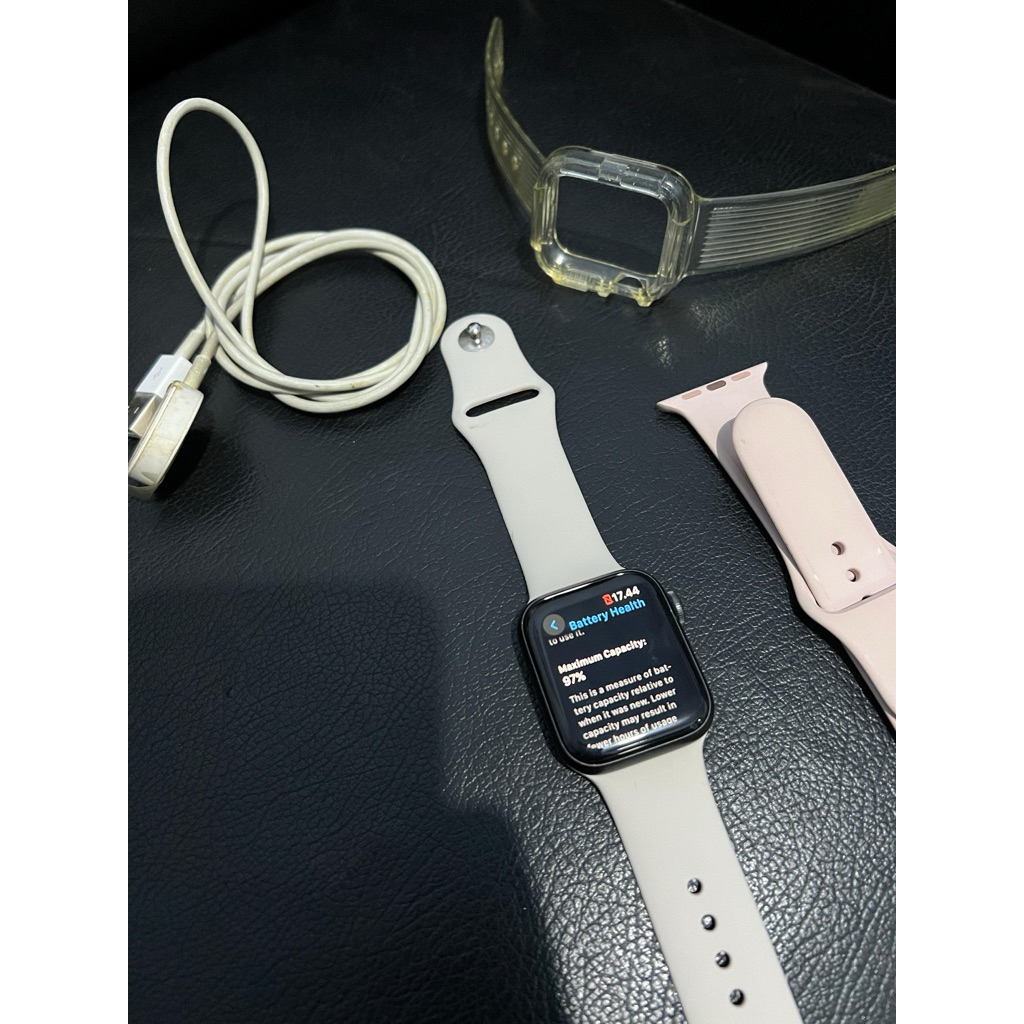 Apple watch series 6 gps nike version Battery Health 97%