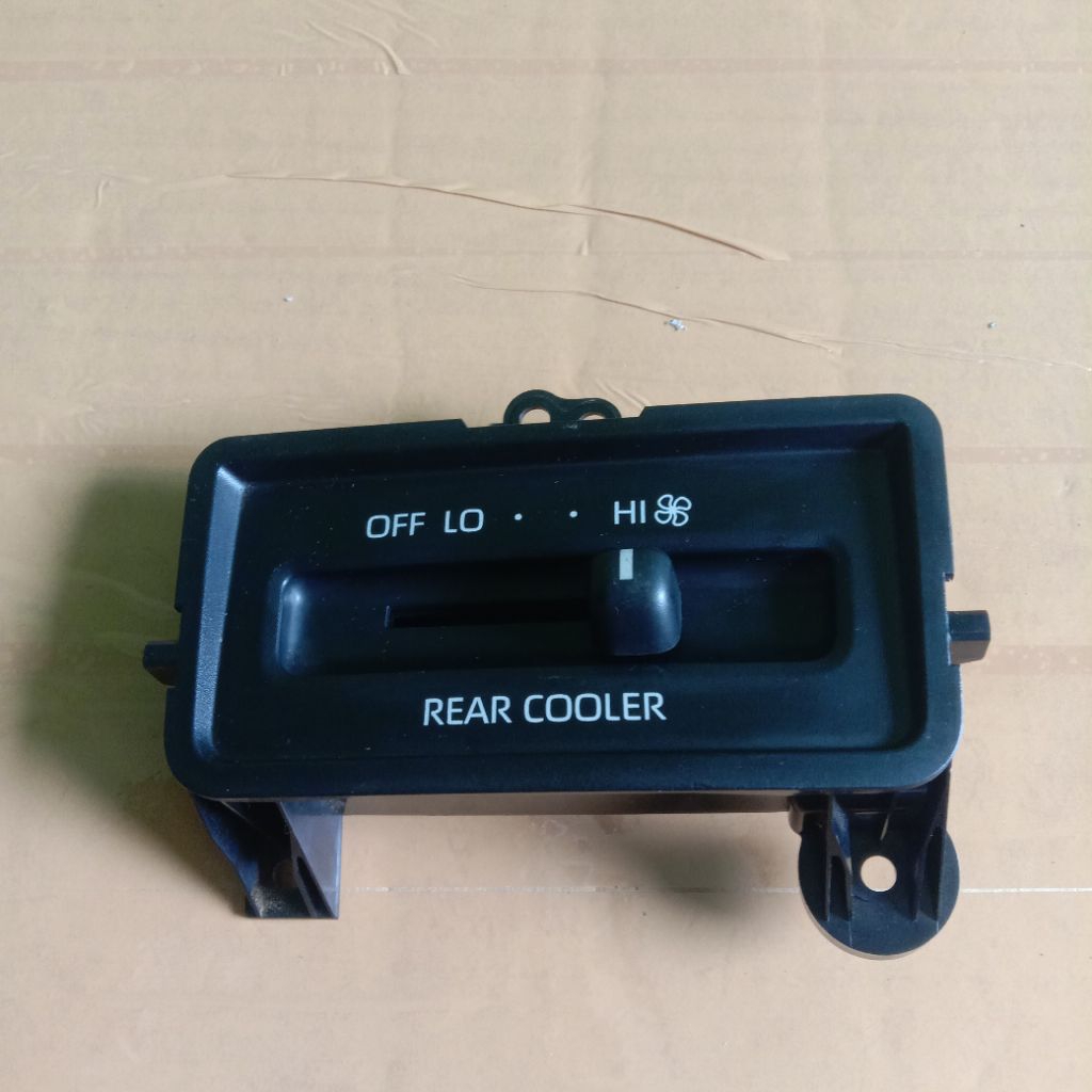 saklar switch AC mobil universal