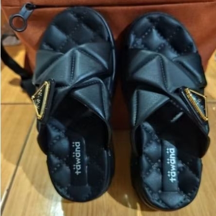 SANDAL JEPIT ANAK PEREMPUAN TAWANA FLUFFY SANDAL SELOP ANAK PEREMPUAN TAWANA FLUFFY WARNA HITAM 5-6 