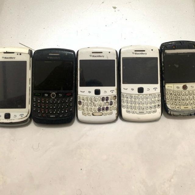 4 hp blackberry rusak