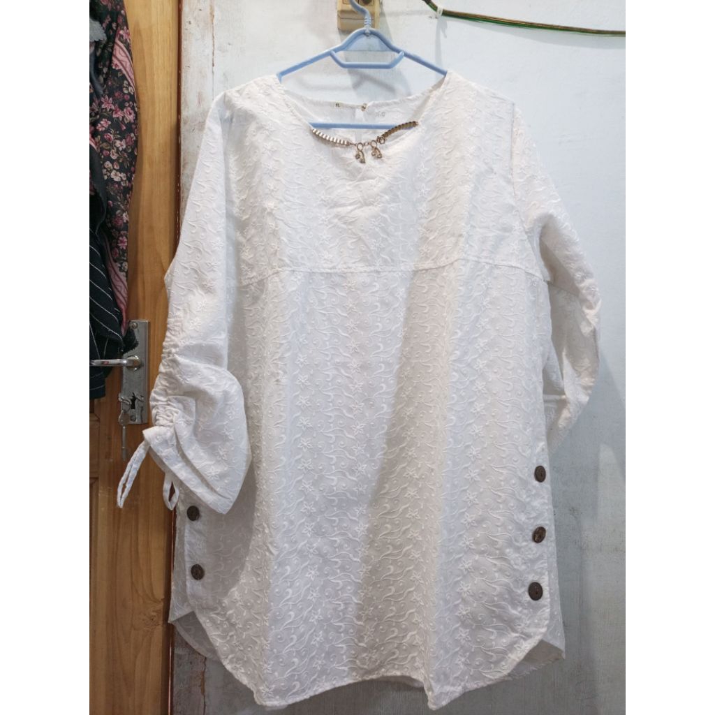 Baju atasan wanita blouse putih