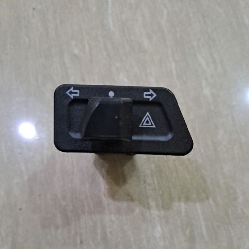 SAKLAR LAMPU MOTOR SAKLAR TRAPESIUM UNIVERSAL