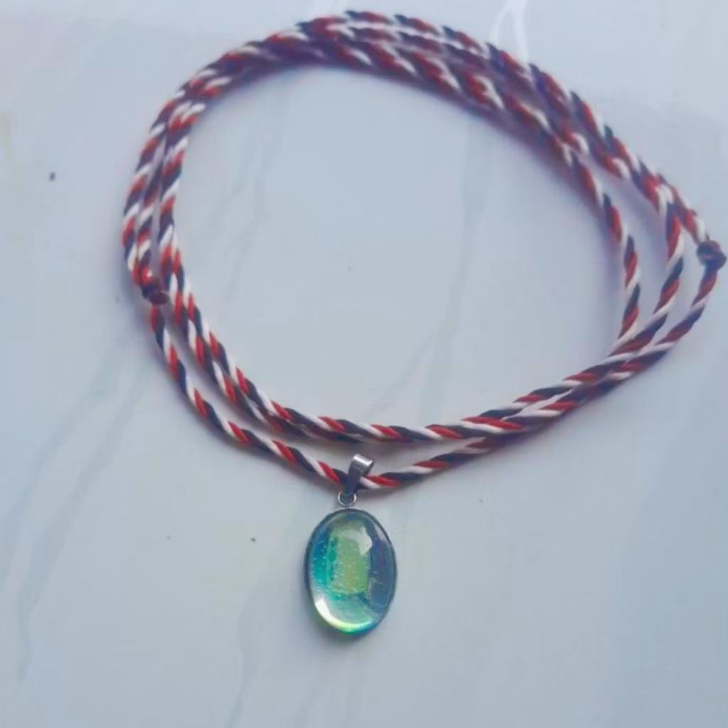 kalung liontin batu akik kalimaya pelangi indiahe tali tridatu.