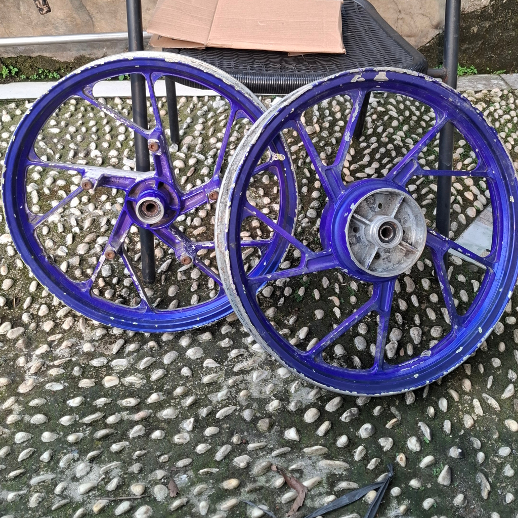 Velg v rossi palang ring 17.160 / 18.185 model satria FU PNP rx king bekas (kondisi center)