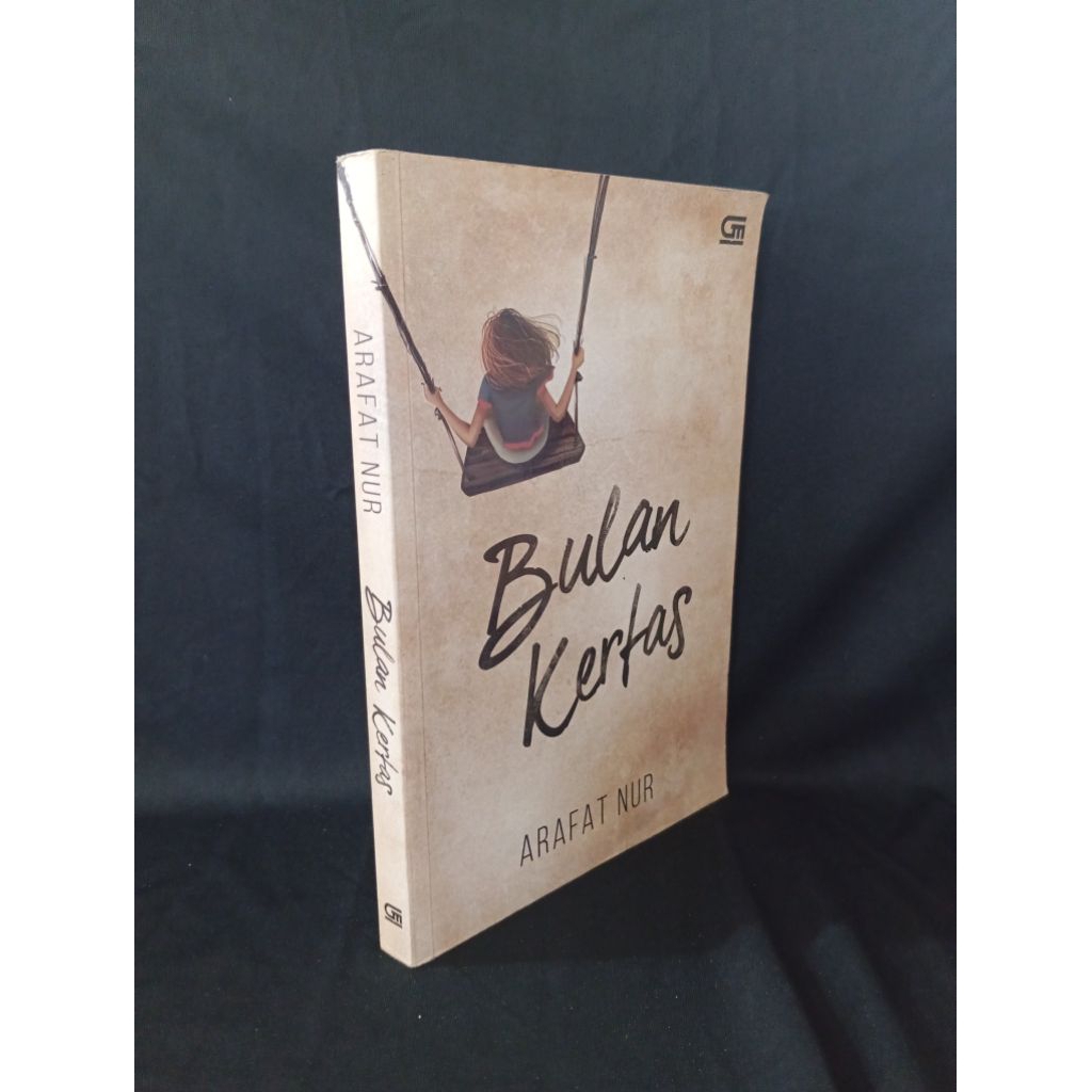 Bulan Kertas By Arafat Nur