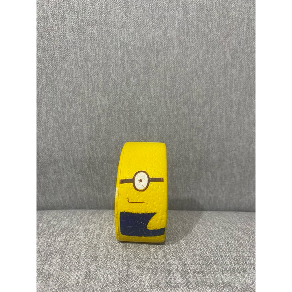 PRELOVED COMMON MINION CAKE ROLL SQUISHY