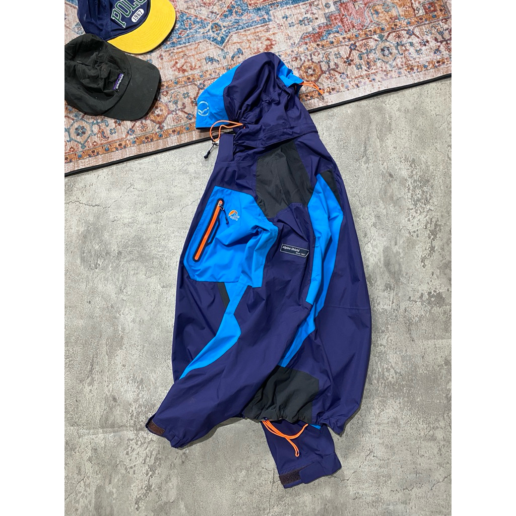 GORPCORE JAKET LOWE ALPINE EVENT