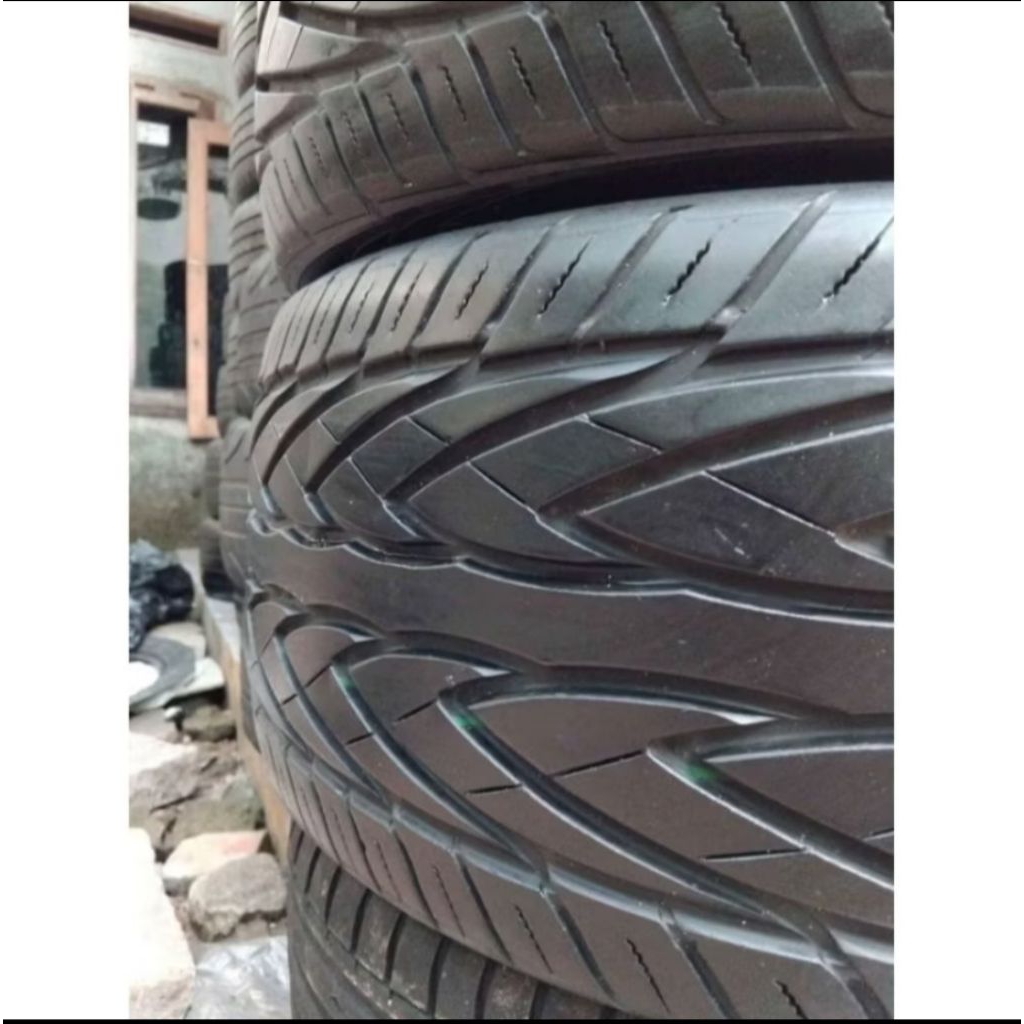 Ban Mobil Ring 20 Copotan Merek Toyo Ukuran 255/30 R20 Second Tubles